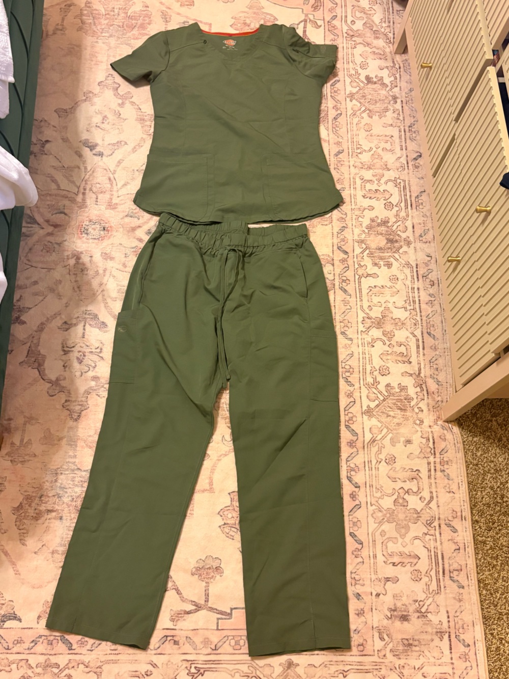 Dickies Olive Green High-Rise scrub set Joggers